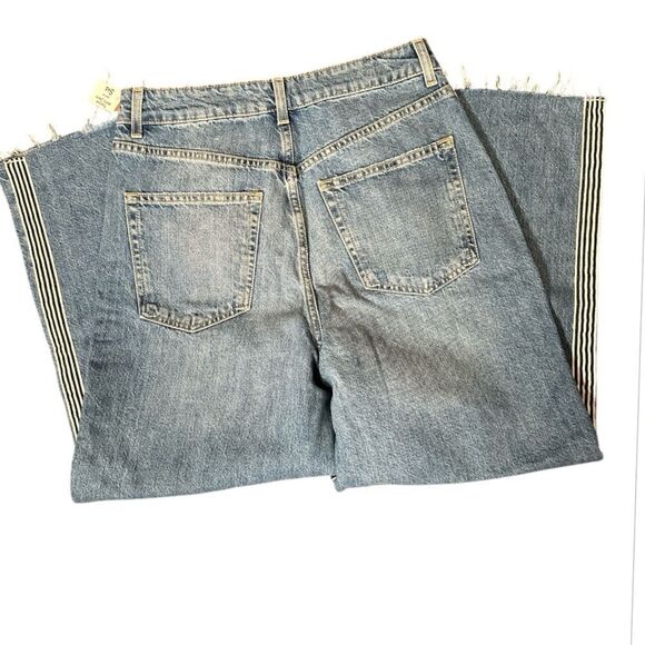 Moto Jeans Side Stripe NWT Size 30 - Picture 4 of 5